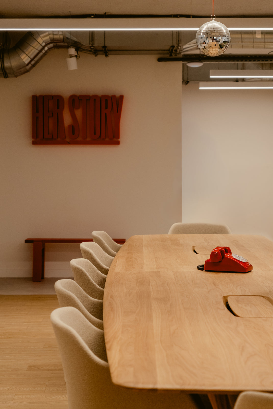 Open zone meeting table