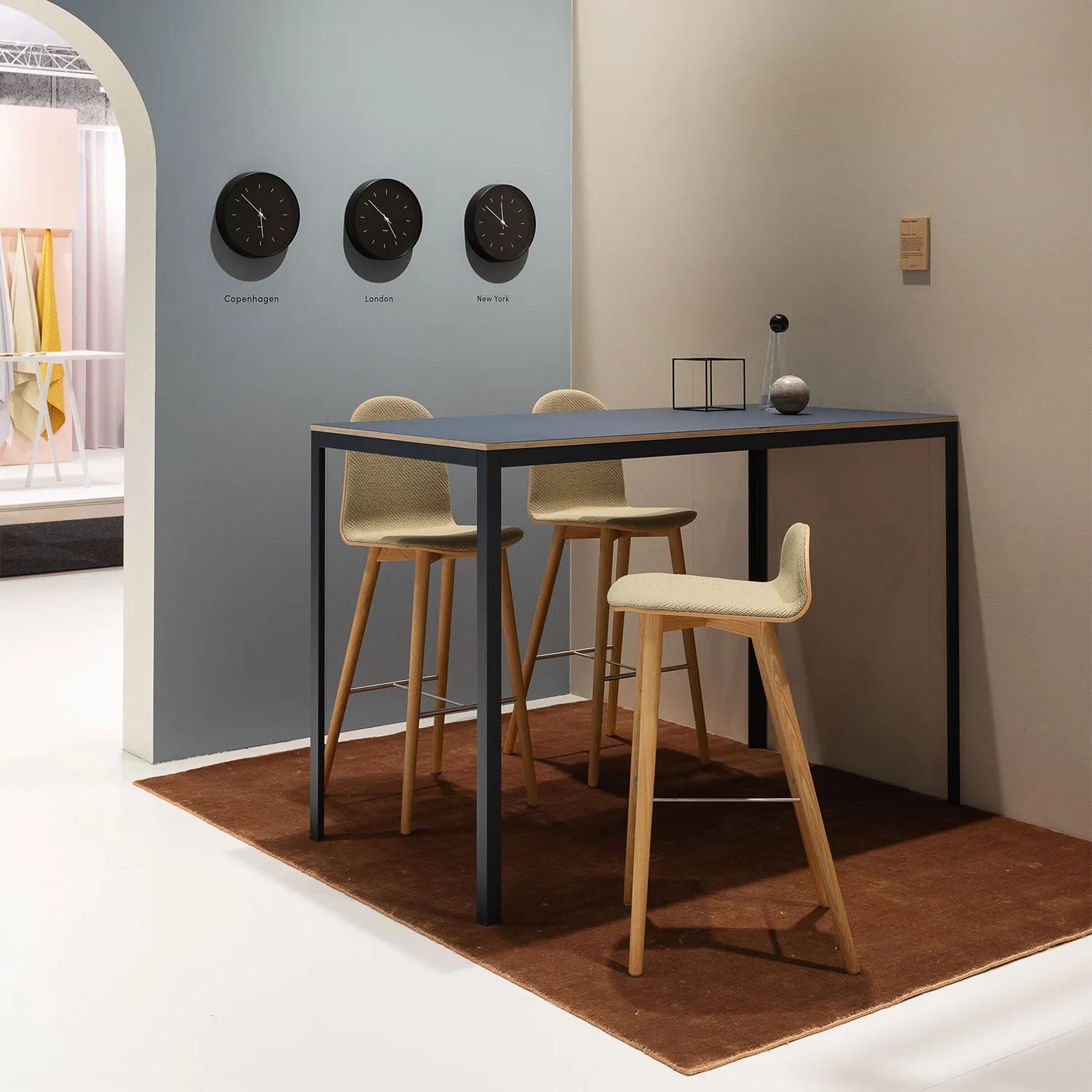 Kant High Table