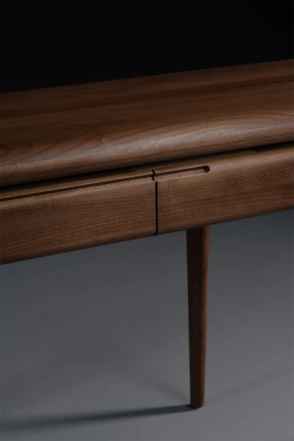 Latus Console Table