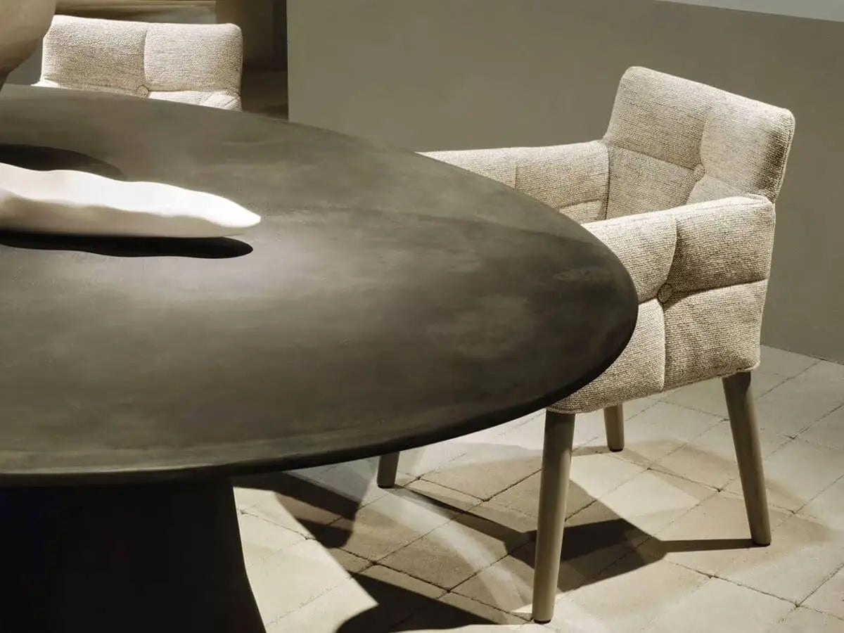 Mae 34 Table