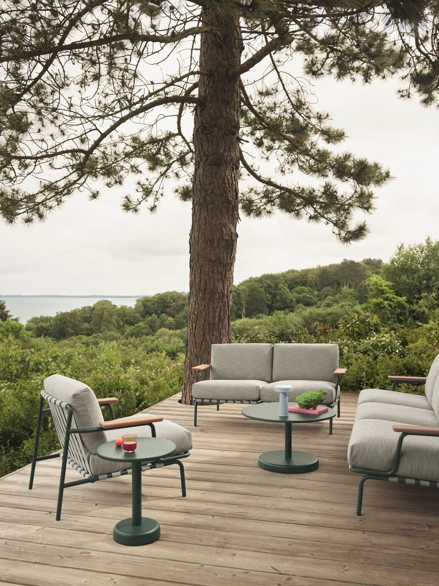 Linear Steel Coffee Table - Ø70 cm