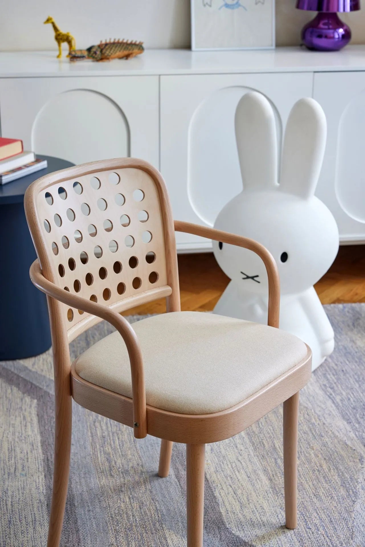 822 Armchair