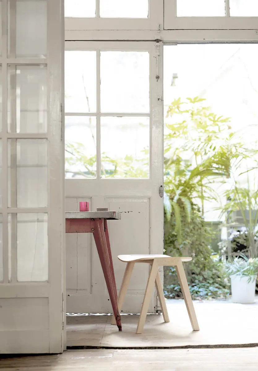 Heldu Auxiliary Chair Wooden Seat