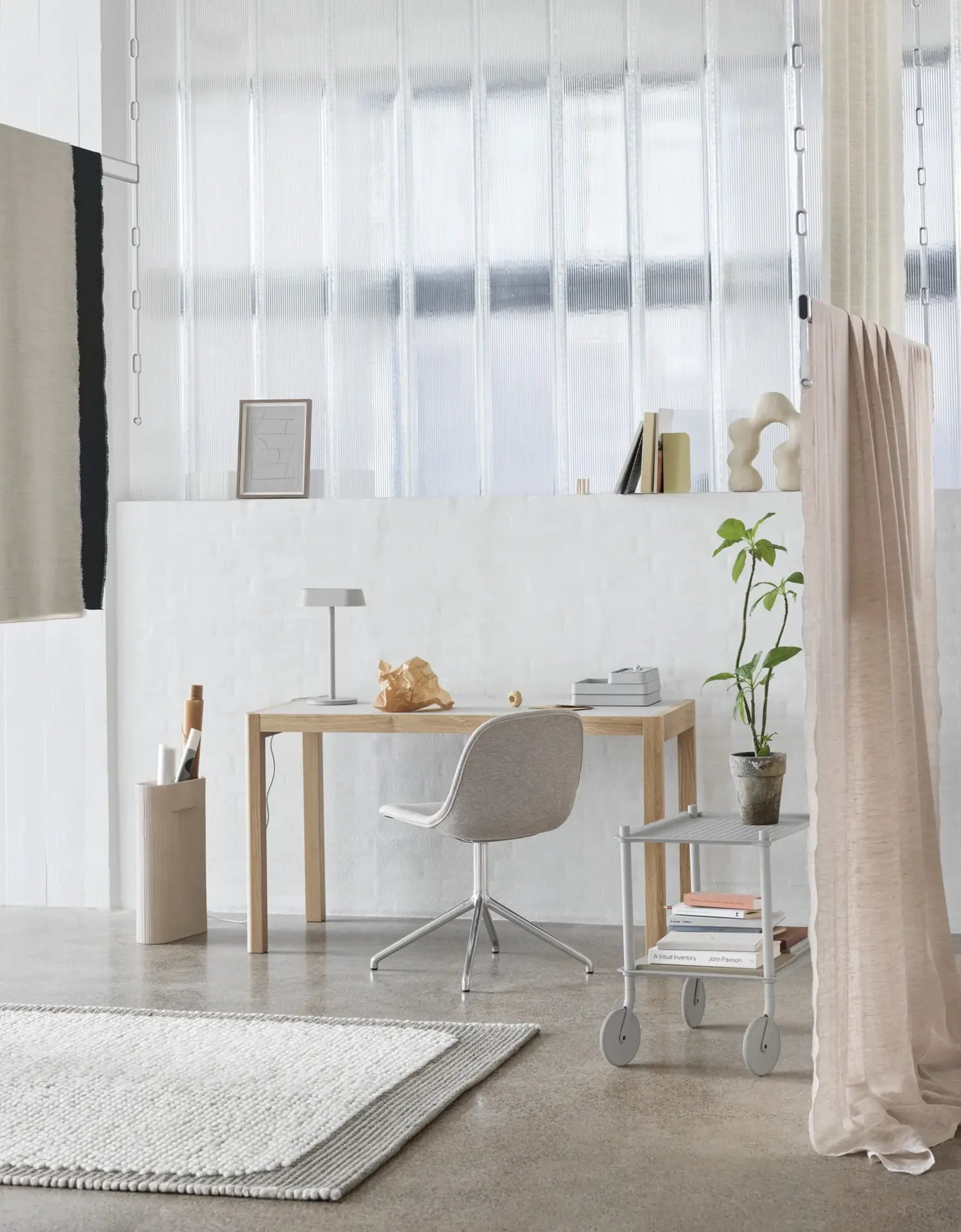 Linear Table Lamp