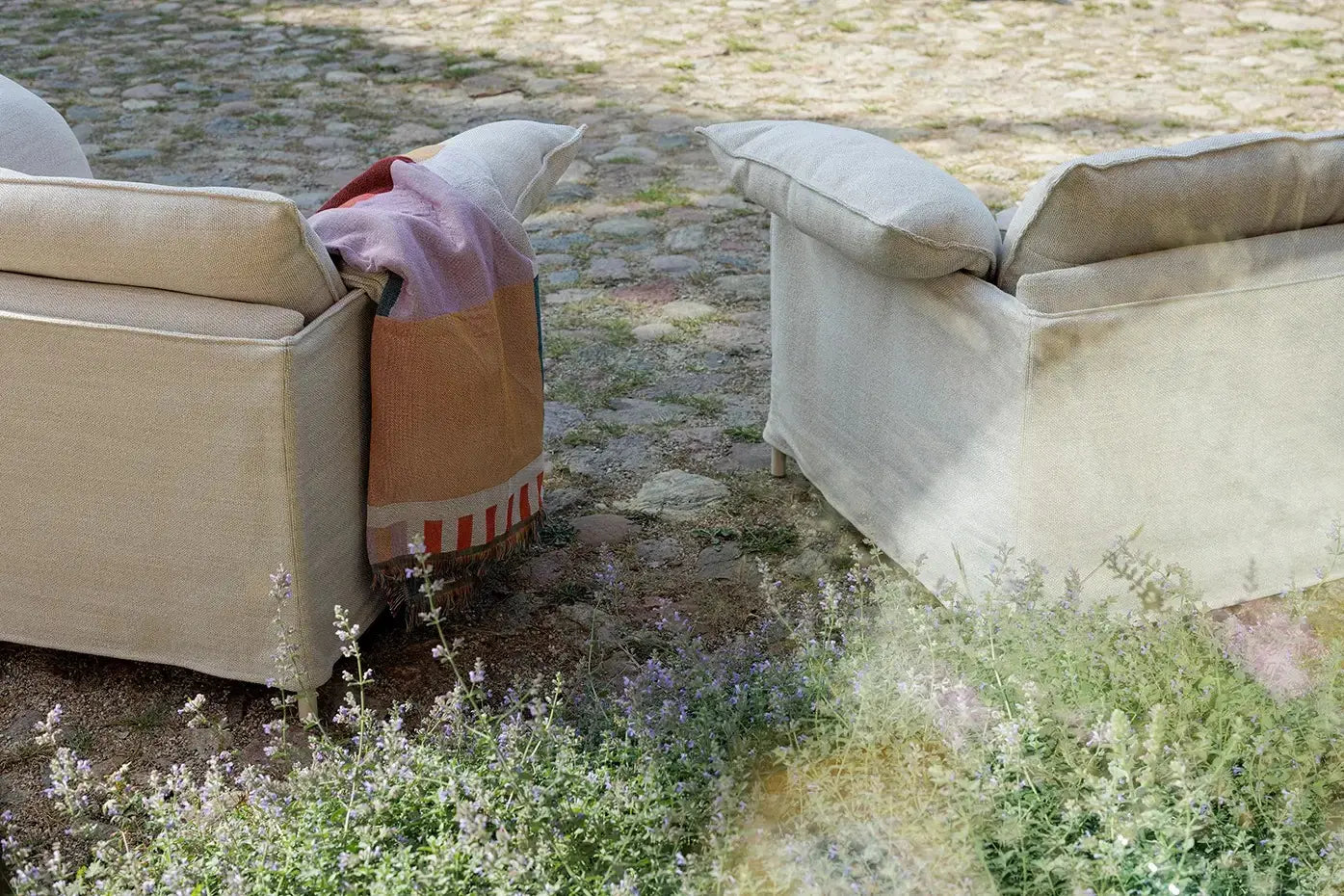 Lotus Sofa Outdoor - 3 Seater