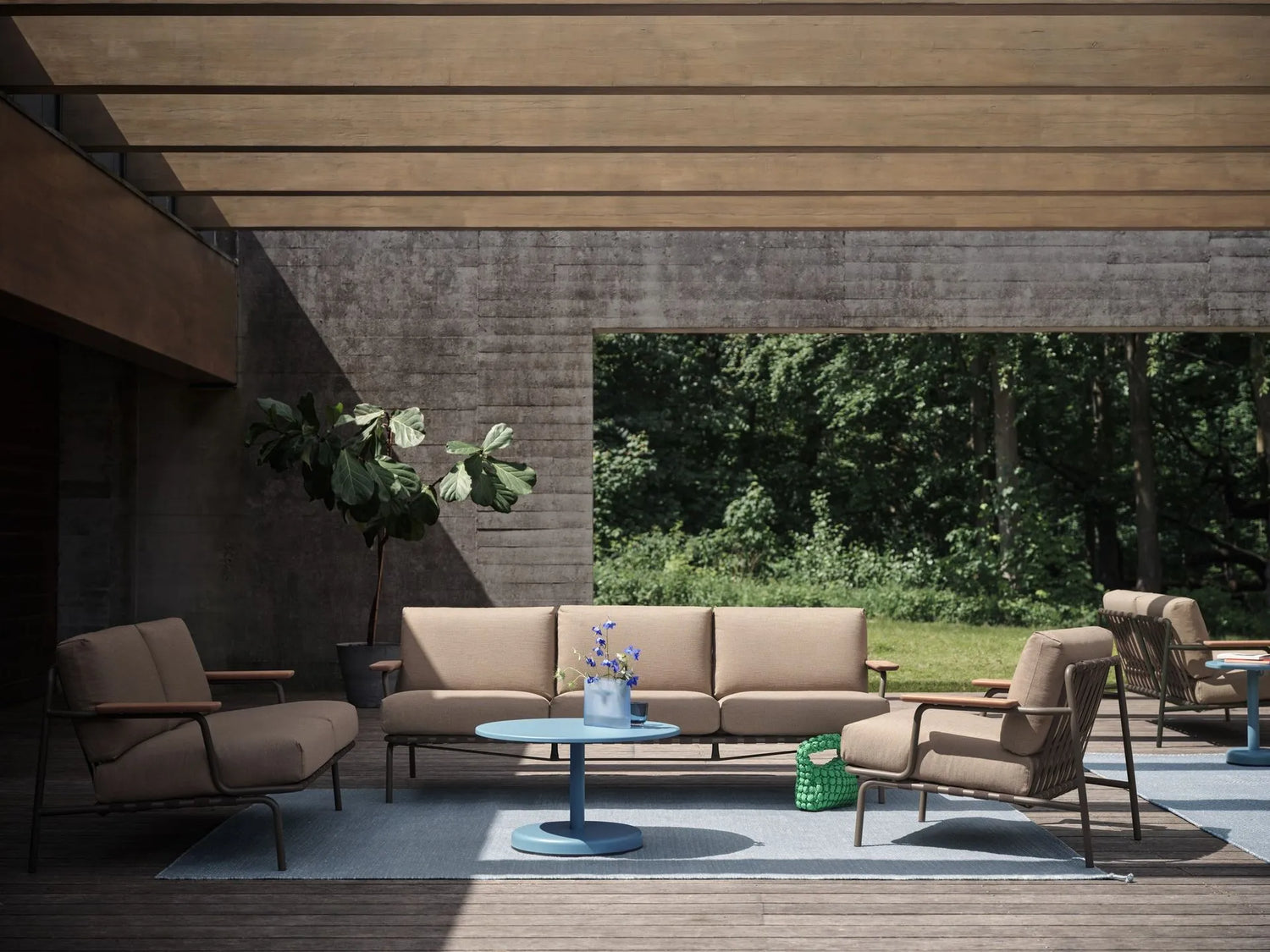 Linear Steel Coffee Table - Ø70 cm