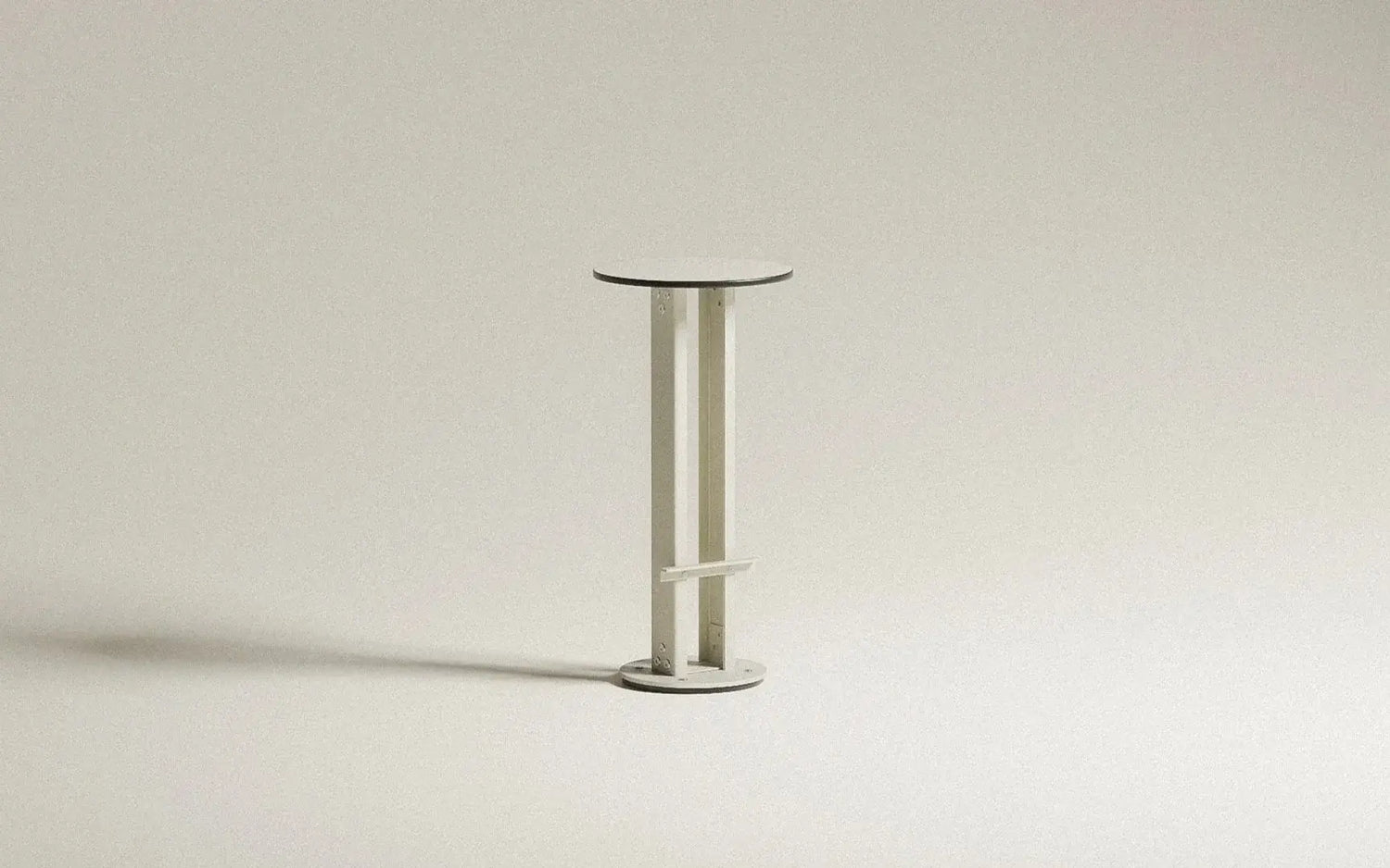 TU02 - High Stool