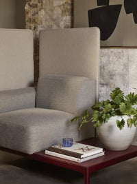 Edge Free - Seat with Table on Right