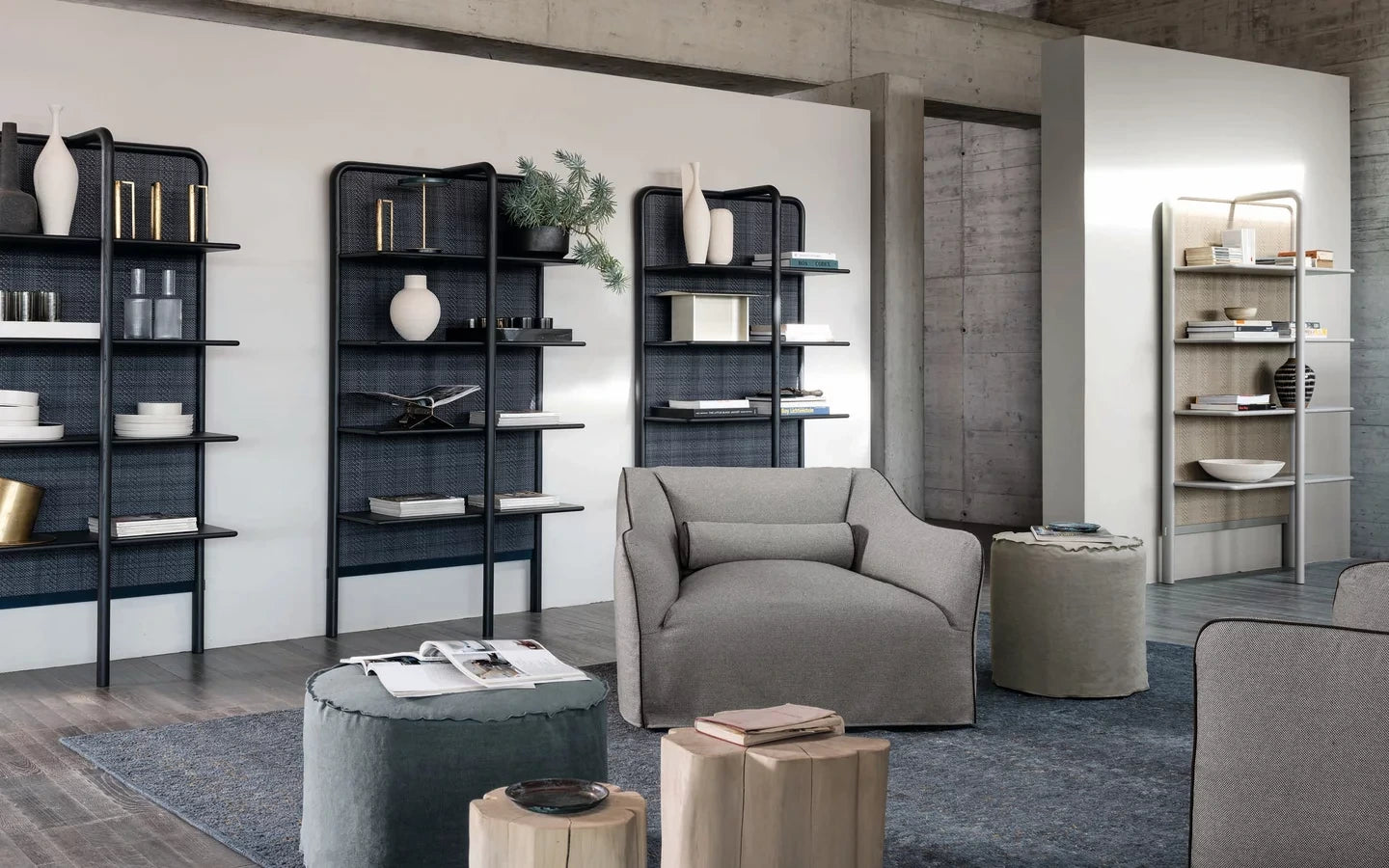 Daen 72 Bookshelf