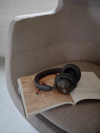 Moai Sofa