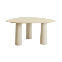 Table À Manger Triangulaire Audacieuse