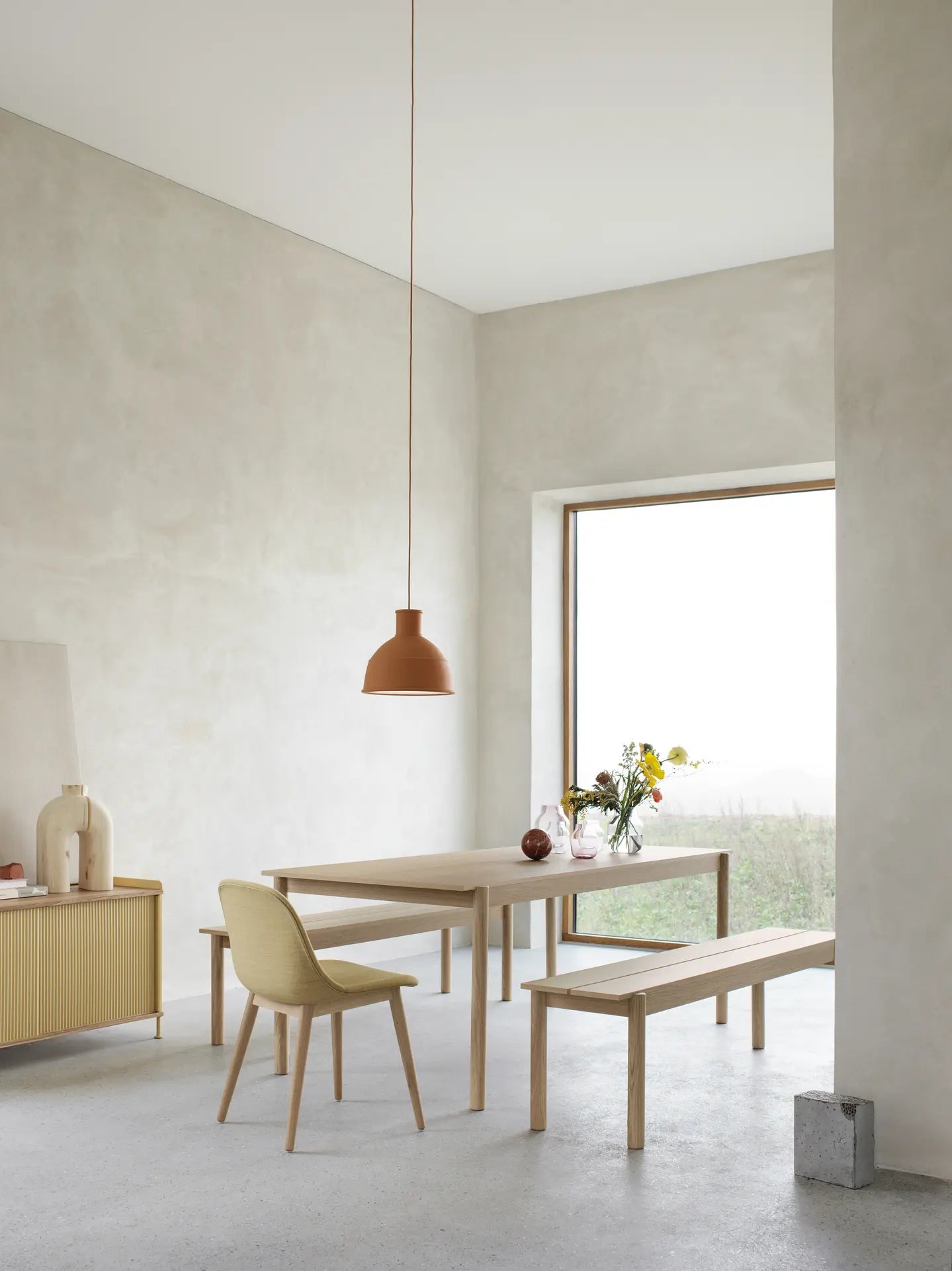 Table en bois linéaire