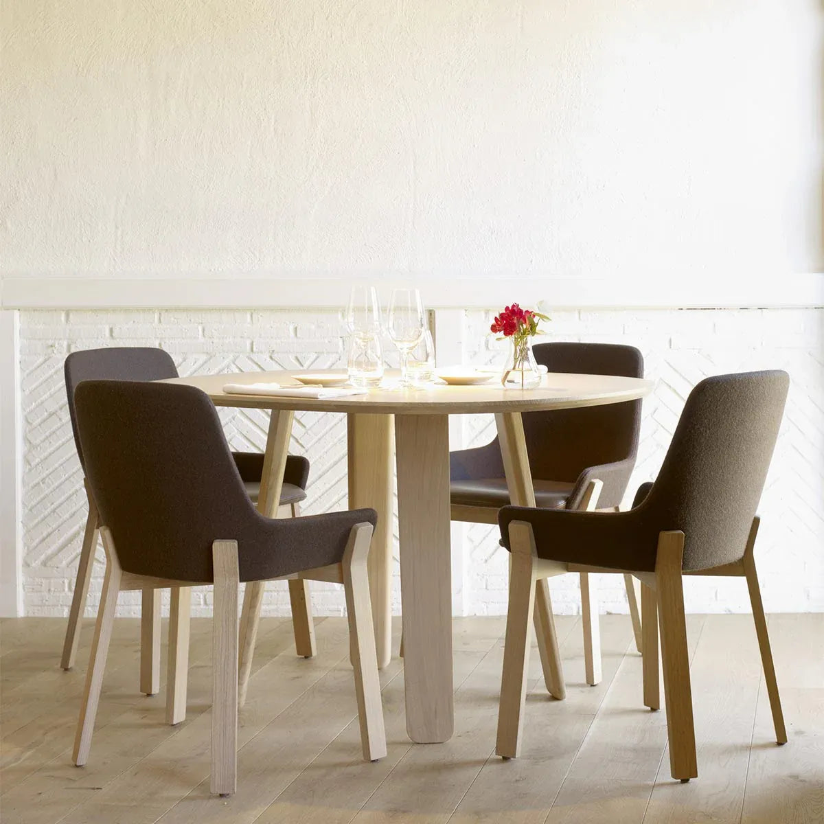 Triku Table Round
