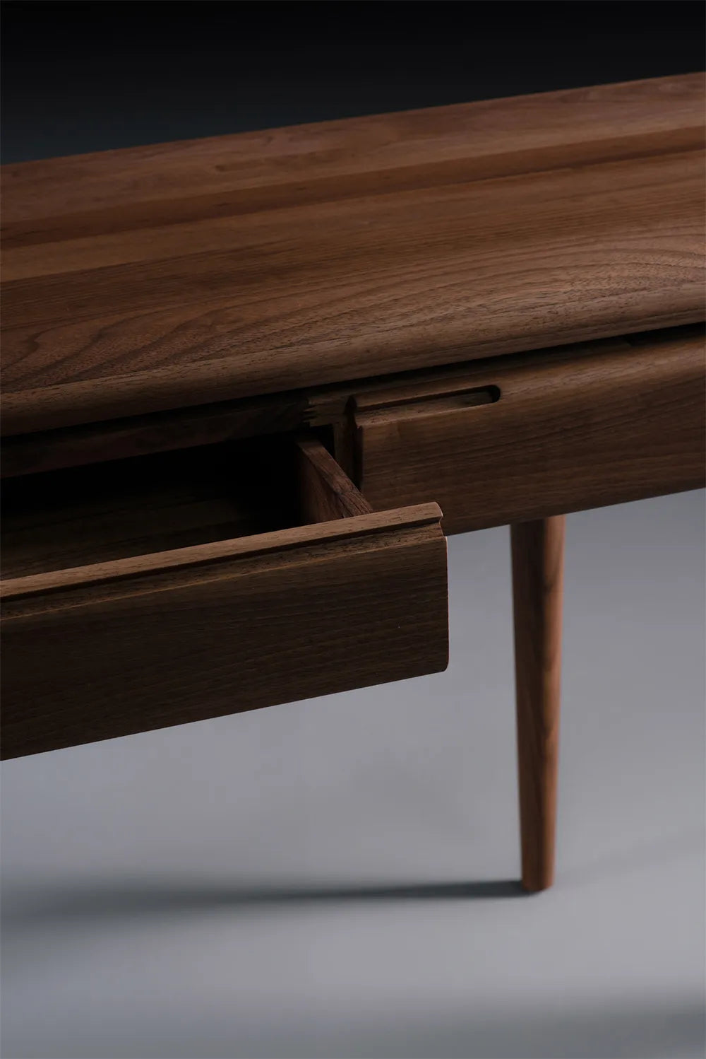 Latus Console Table
