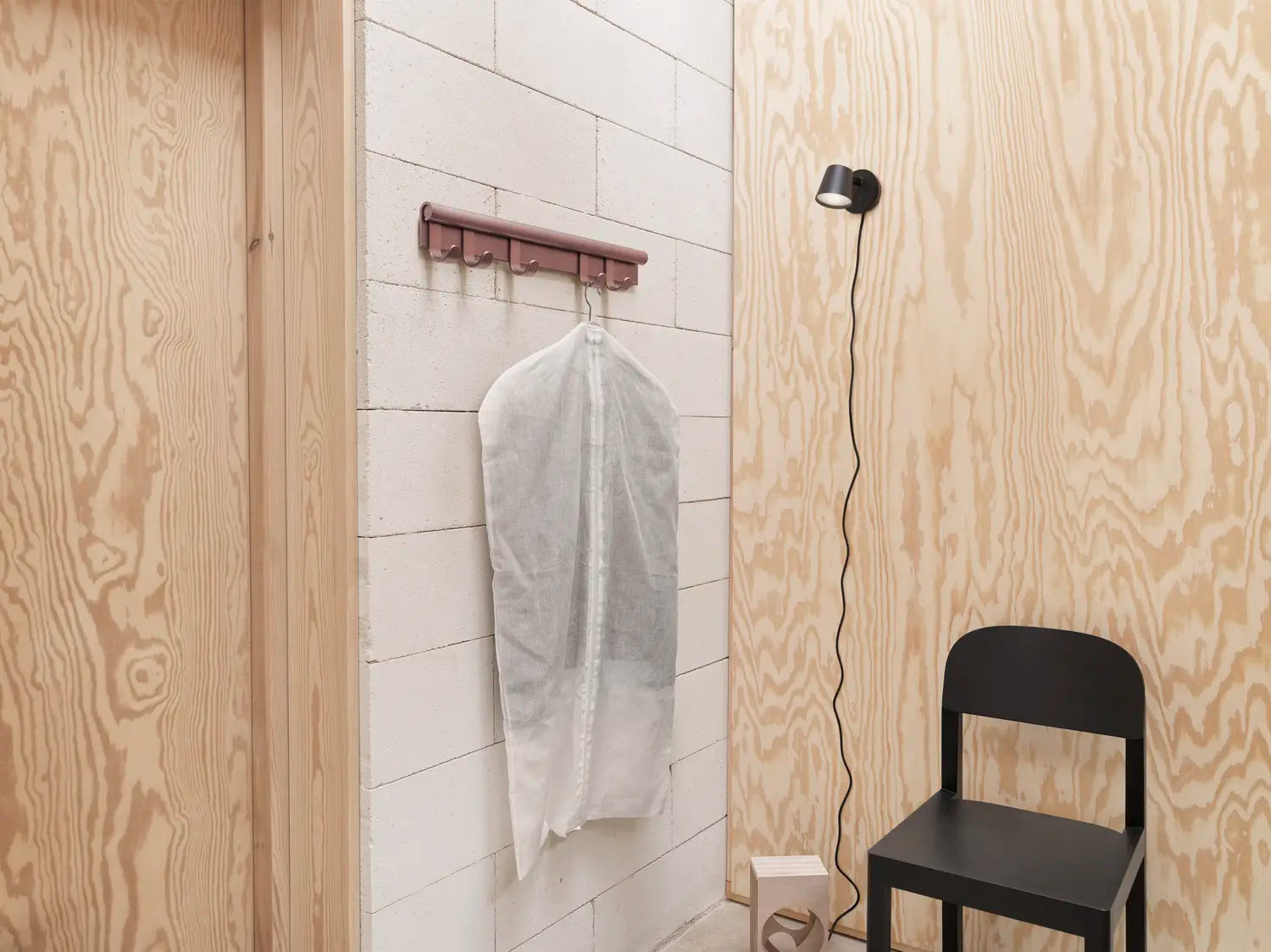Tip Wall Lamp