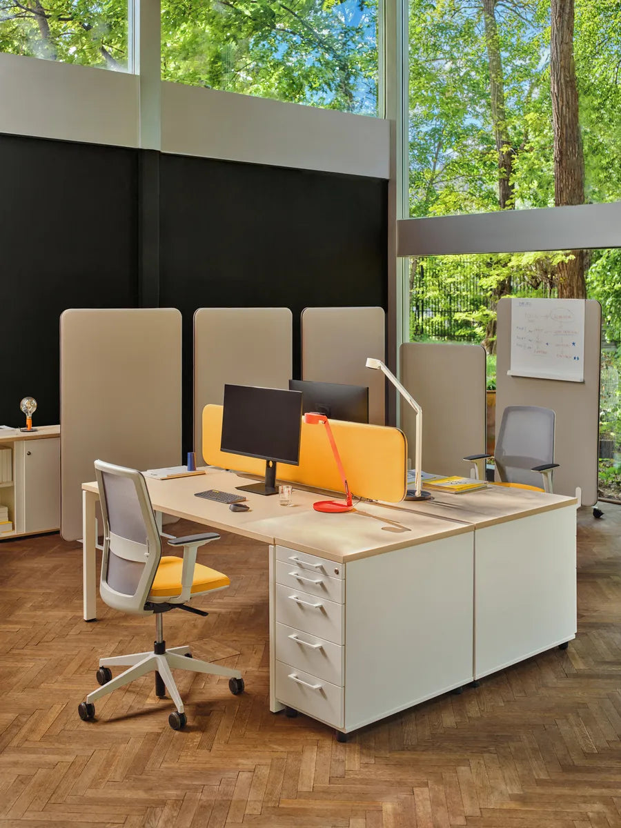 Ogi U - Single Straight Desk