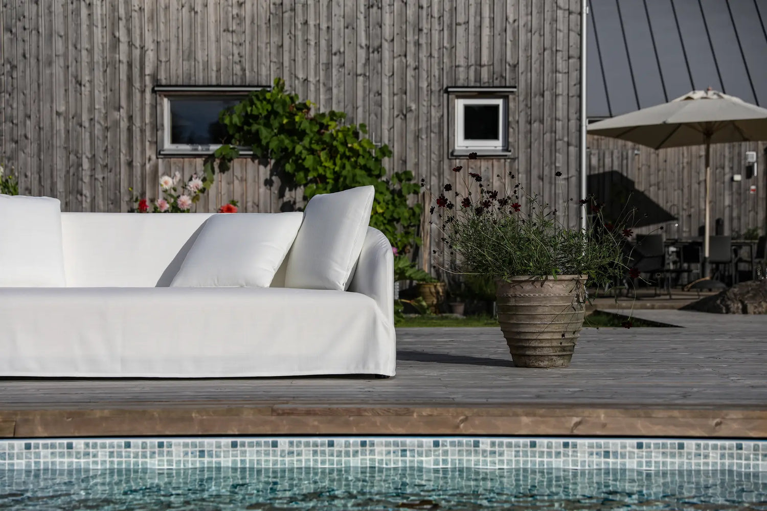 Dahlia - 3 Seater Outdoor 