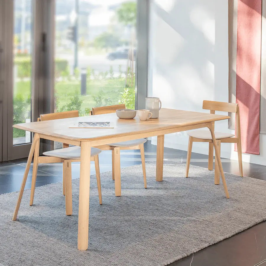Teska Table