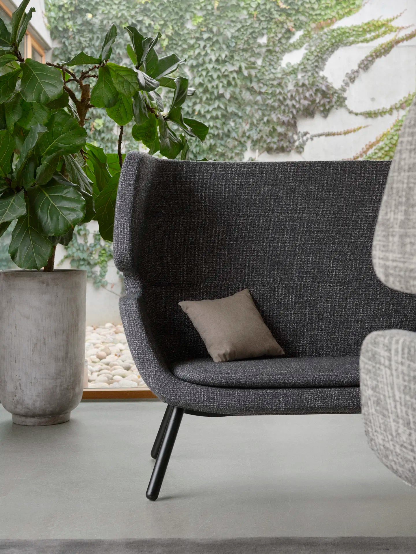 Moai Sofa