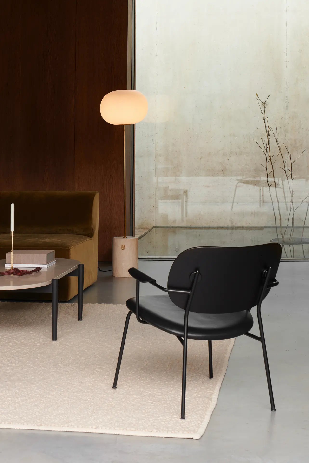 Co Lounge Chair - Base 4 pieds Siège rembourré avec accoudoirs