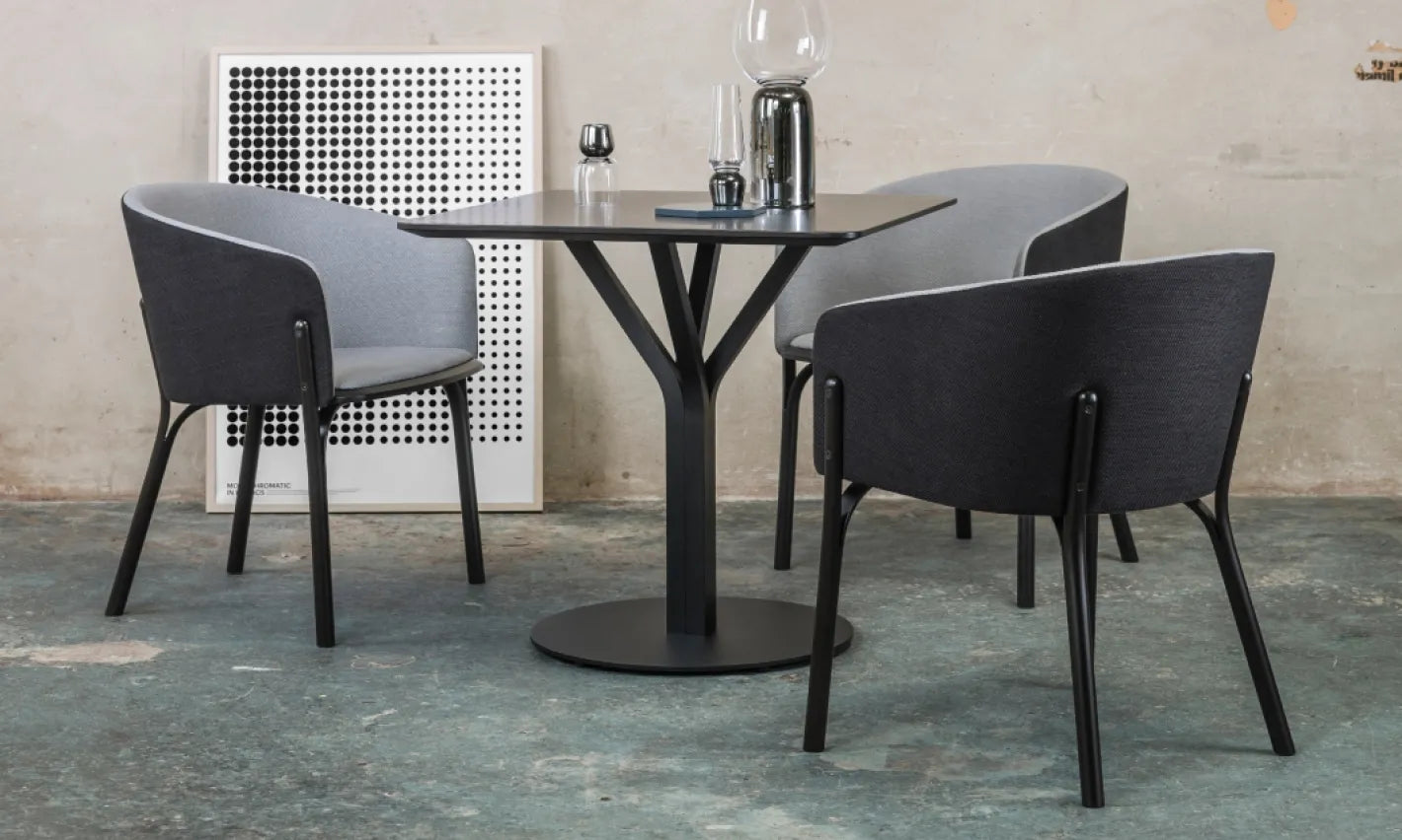 Table Bloom 271