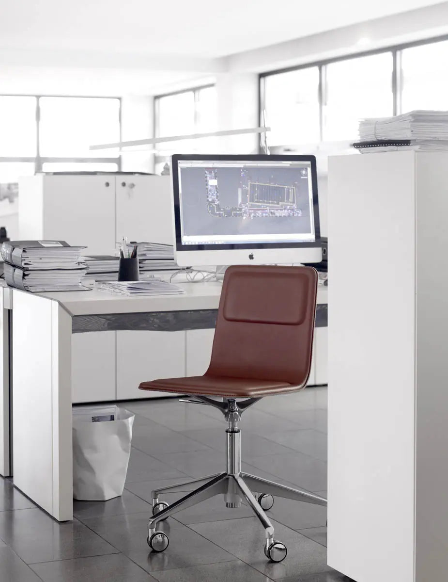 Laia Office Chair 5 Legs Front Side In Fabric With Armrest