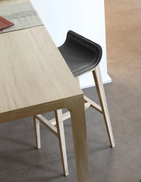 Laia Square Table Square Corners