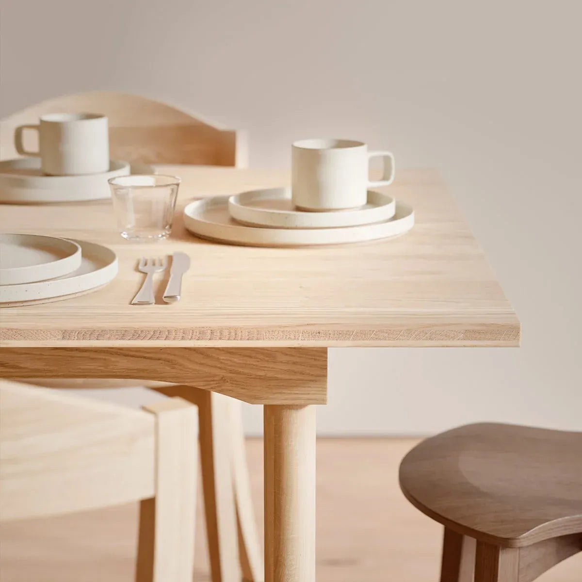 Table à manger Bibolina rectangulaire - pieds en bois