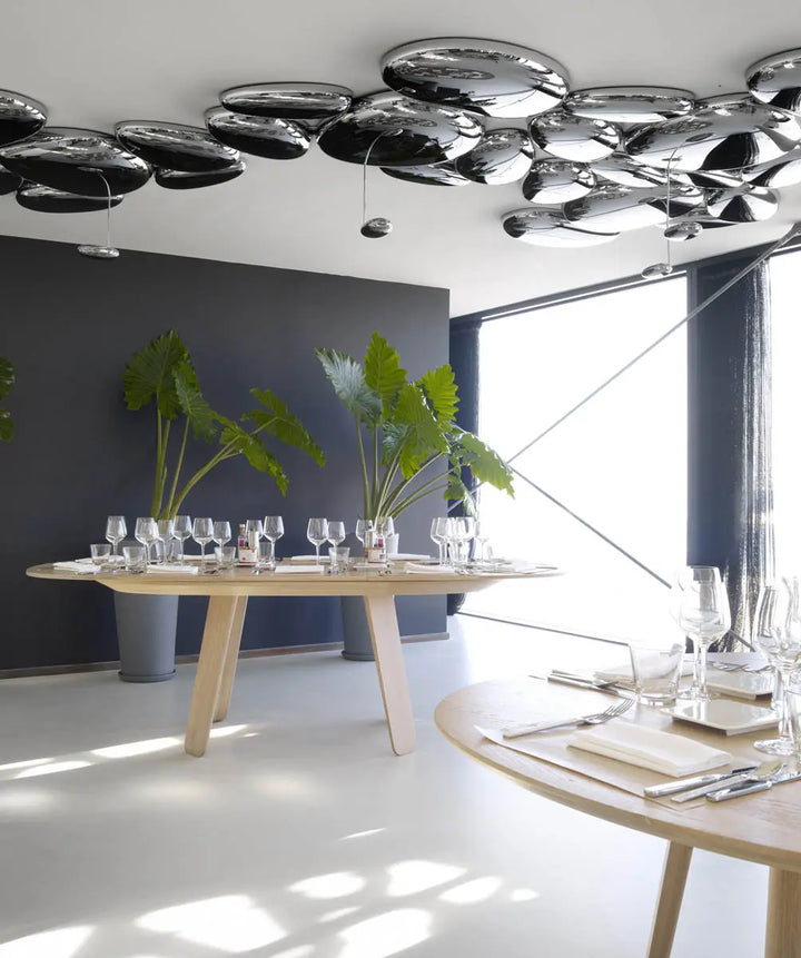 Triku Oval Table