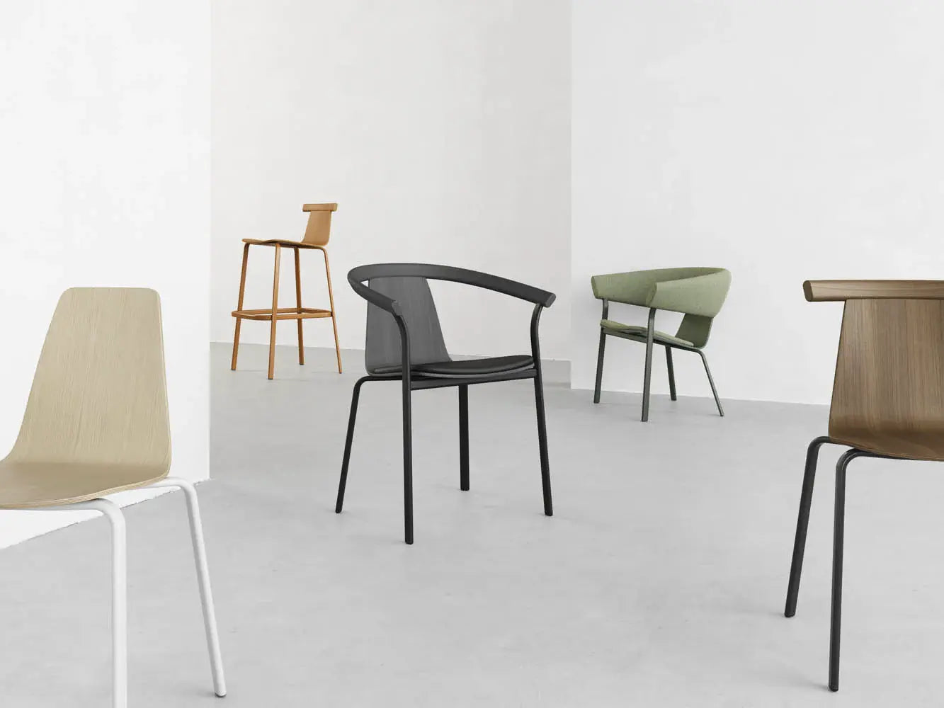Atal Bar Stool 80 cm Wooden Seat