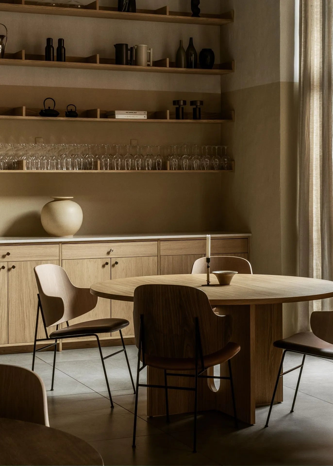 Androgyne Dining Table