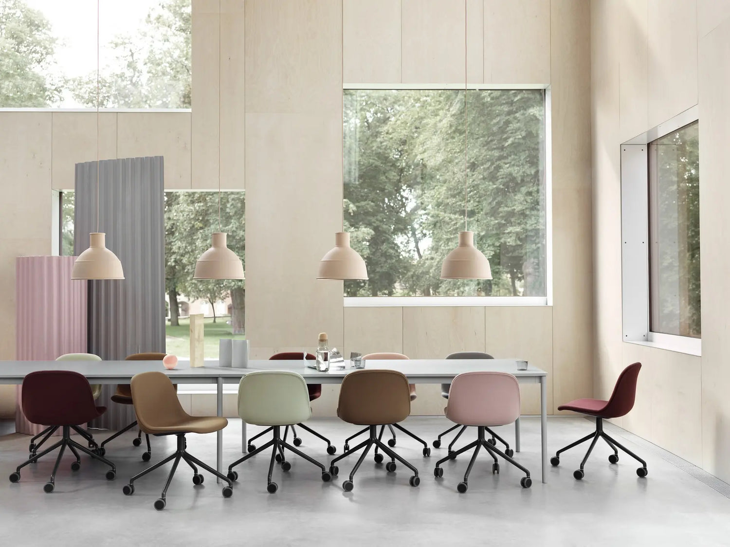 Chaise d'appoint en fibre Base pivotante avec roulettes