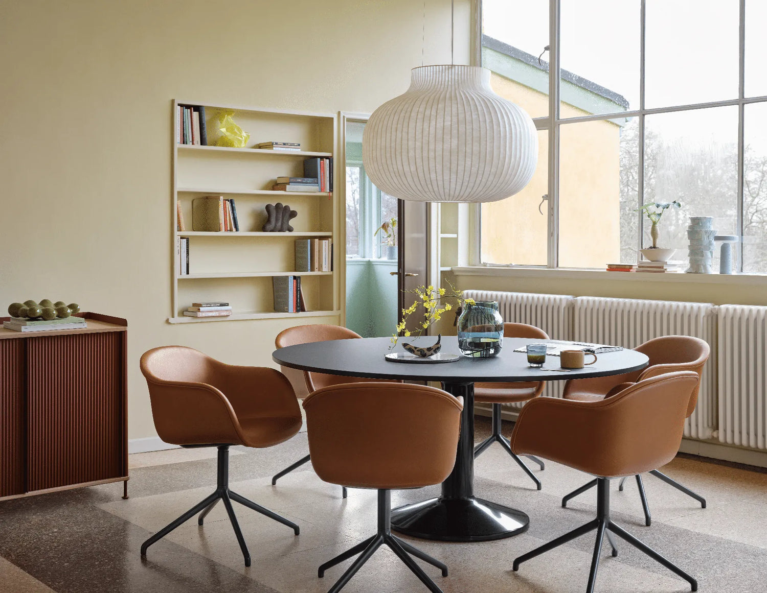 Table Midst