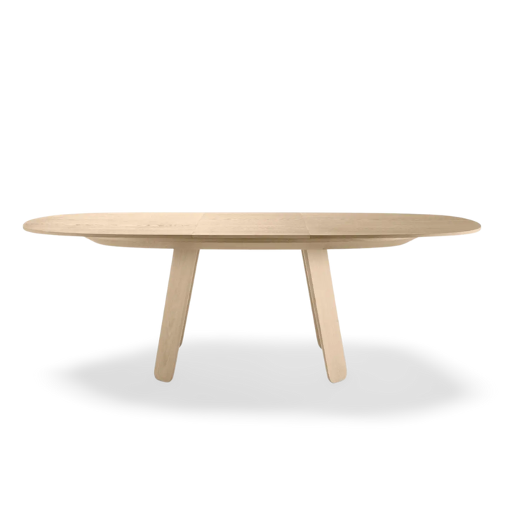 Triku Oval Table